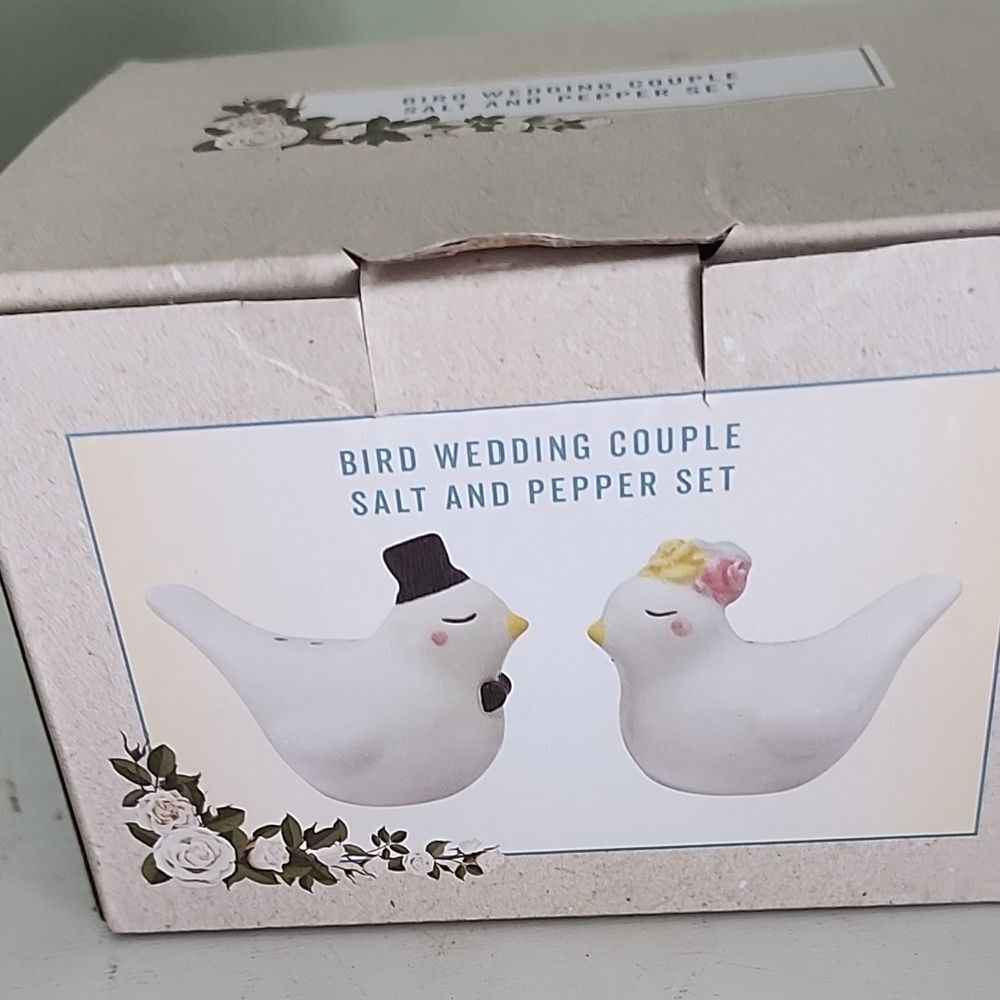 Wedding  Couple Bird Salt and Pepper Shakers - Picture 10 of 12